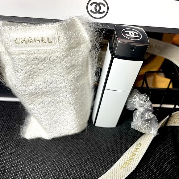 Chanel No. 5 Perfume Travel Set, Chain & Pouch Collectable, Limited Edition - Picture 8 of 10